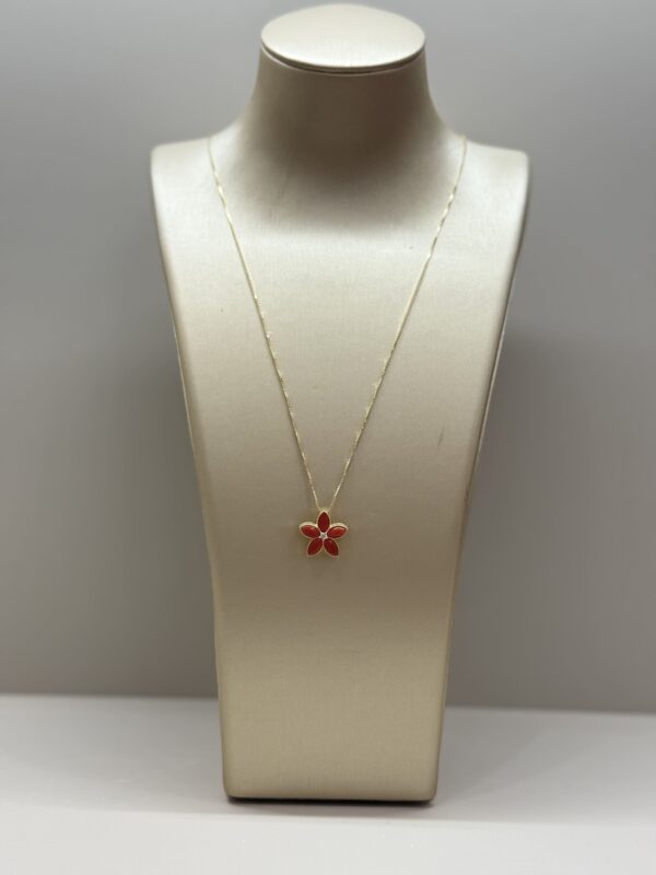 Collana in argento argento placcato oro confiore in corallo