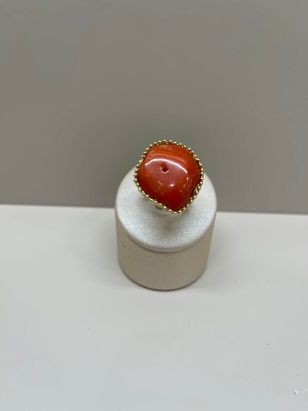 Anello in corallo naturale del Mediterraneo