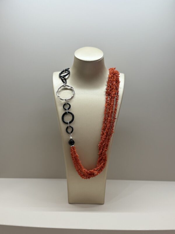 Collana in corallo naturale del Mediterraneo e onice