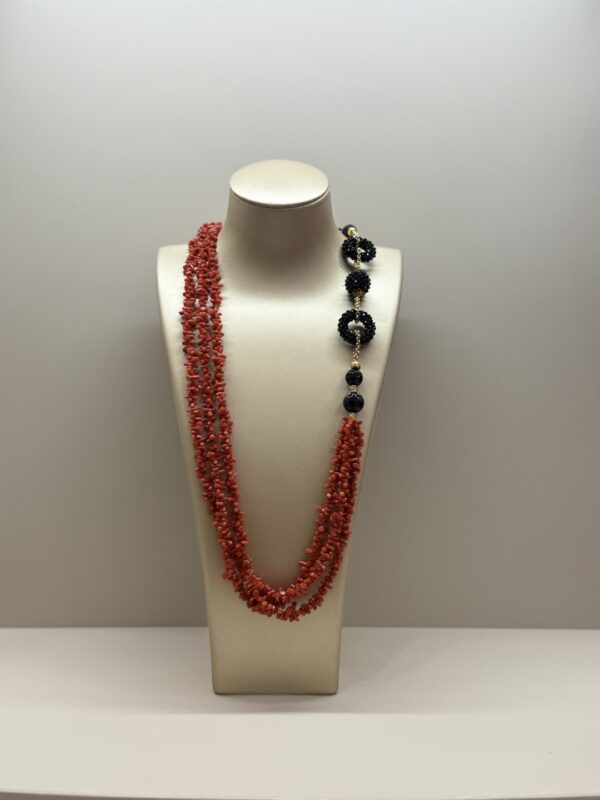 Collana in corallo naturale del Mediterraneo e onice