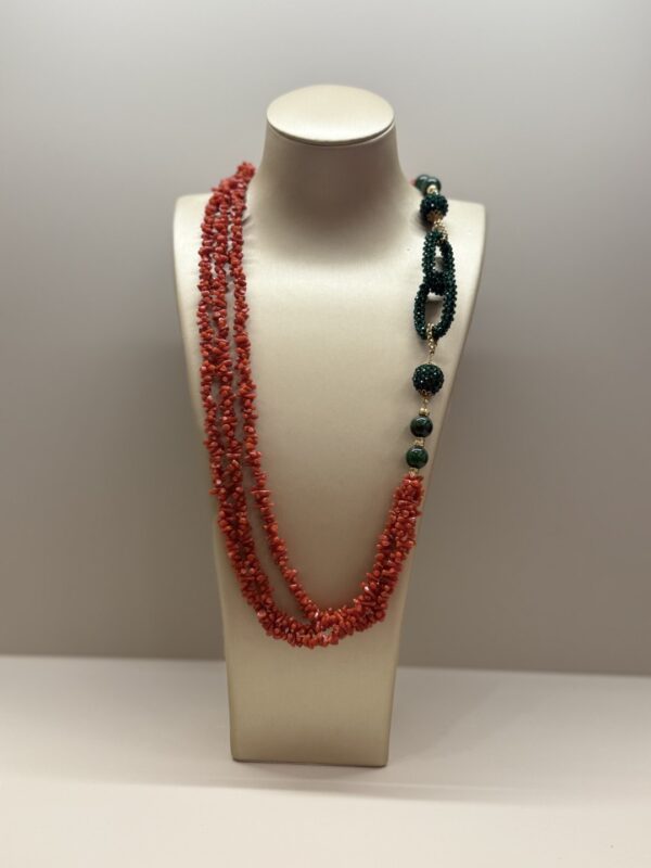 Collana in corallo naturale del Mediterraneo giada e cristalli